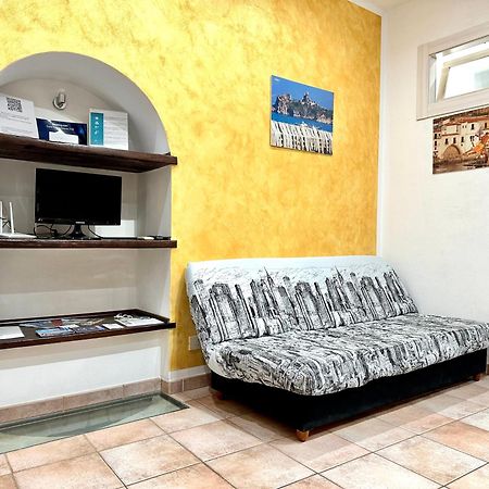 Il Rifugio Del Marinaio By Housilia Apartment เชฟาลู ภายนอก รูปภาพ