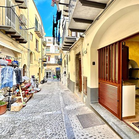 Il Rifugio Del Marinaio By Housilia Apartment เชฟาลู ภายนอก รูปภาพ
