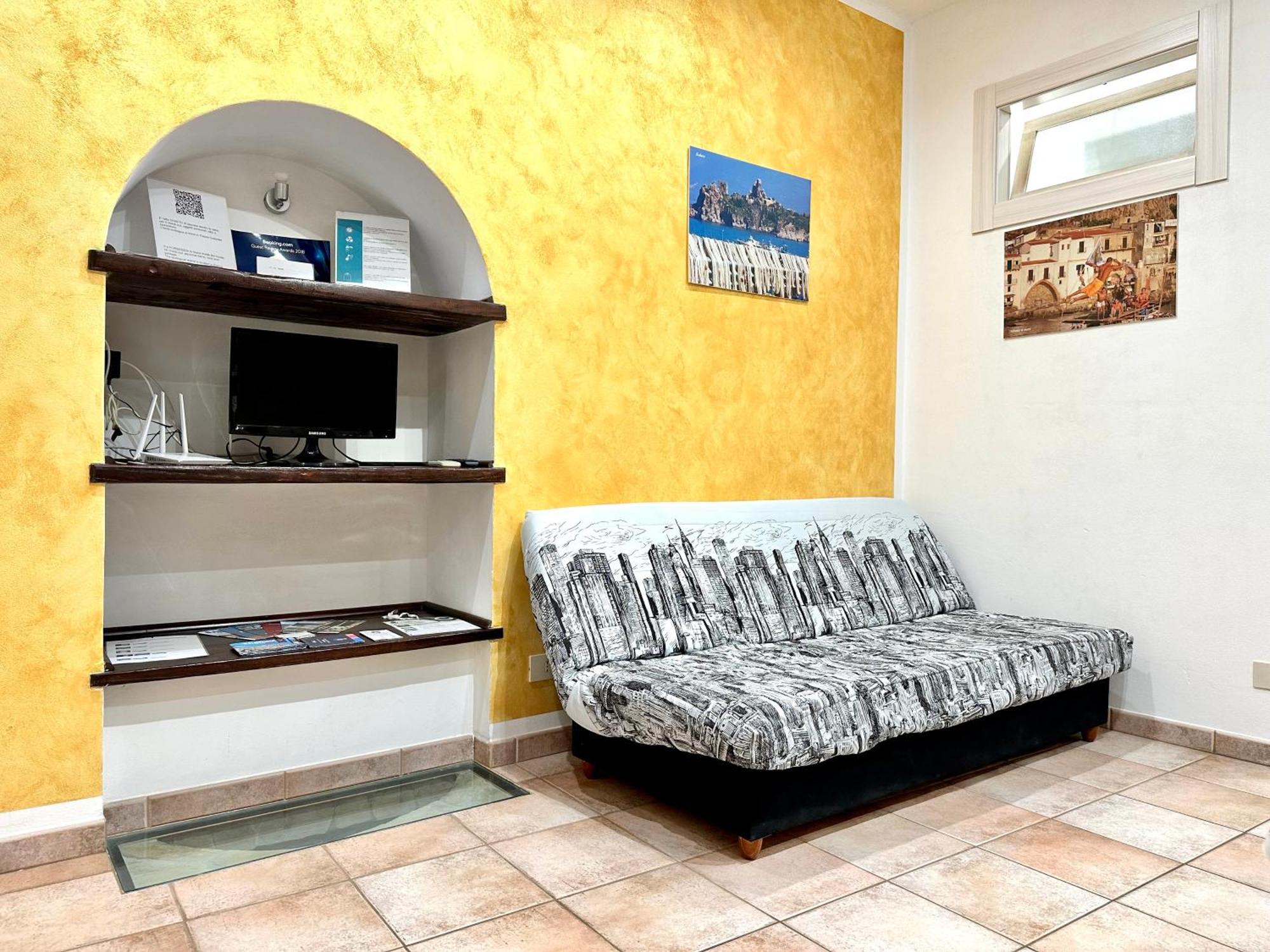 Il Rifugio Del Marinaio By Housilia Apartment เชฟาลู ภายนอก รูปภาพ