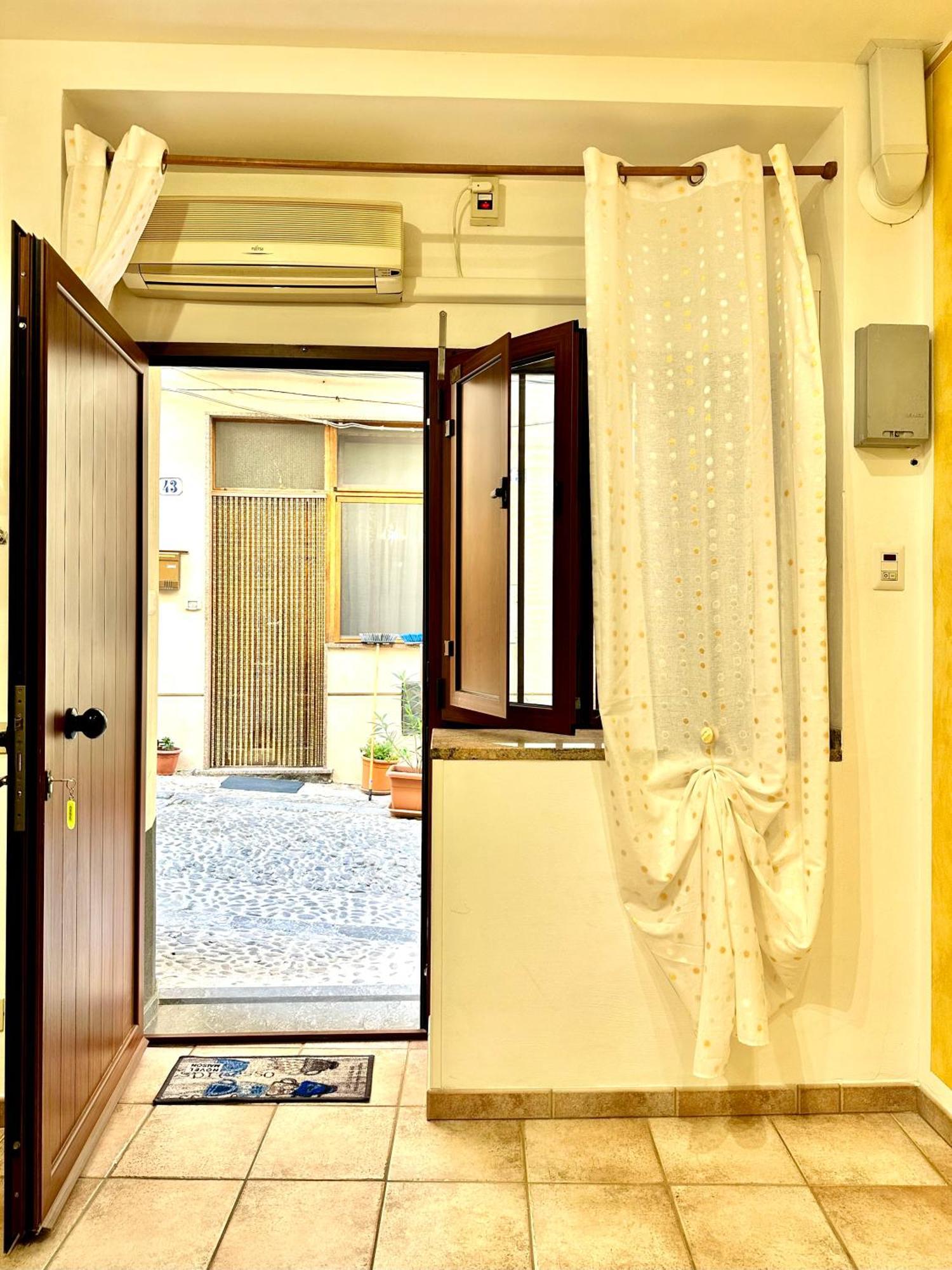 Il Rifugio Del Marinaio By Housilia Apartment เชฟาลู ภายนอก รูปภาพ